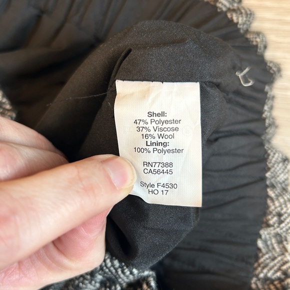 J. Crew Women’s Herringbone Sidewalk Mini Skirt with Pockets/Stretch Waist - 0 - Picture 6 of 9